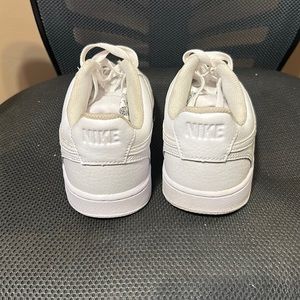 Nike,size 9,and white